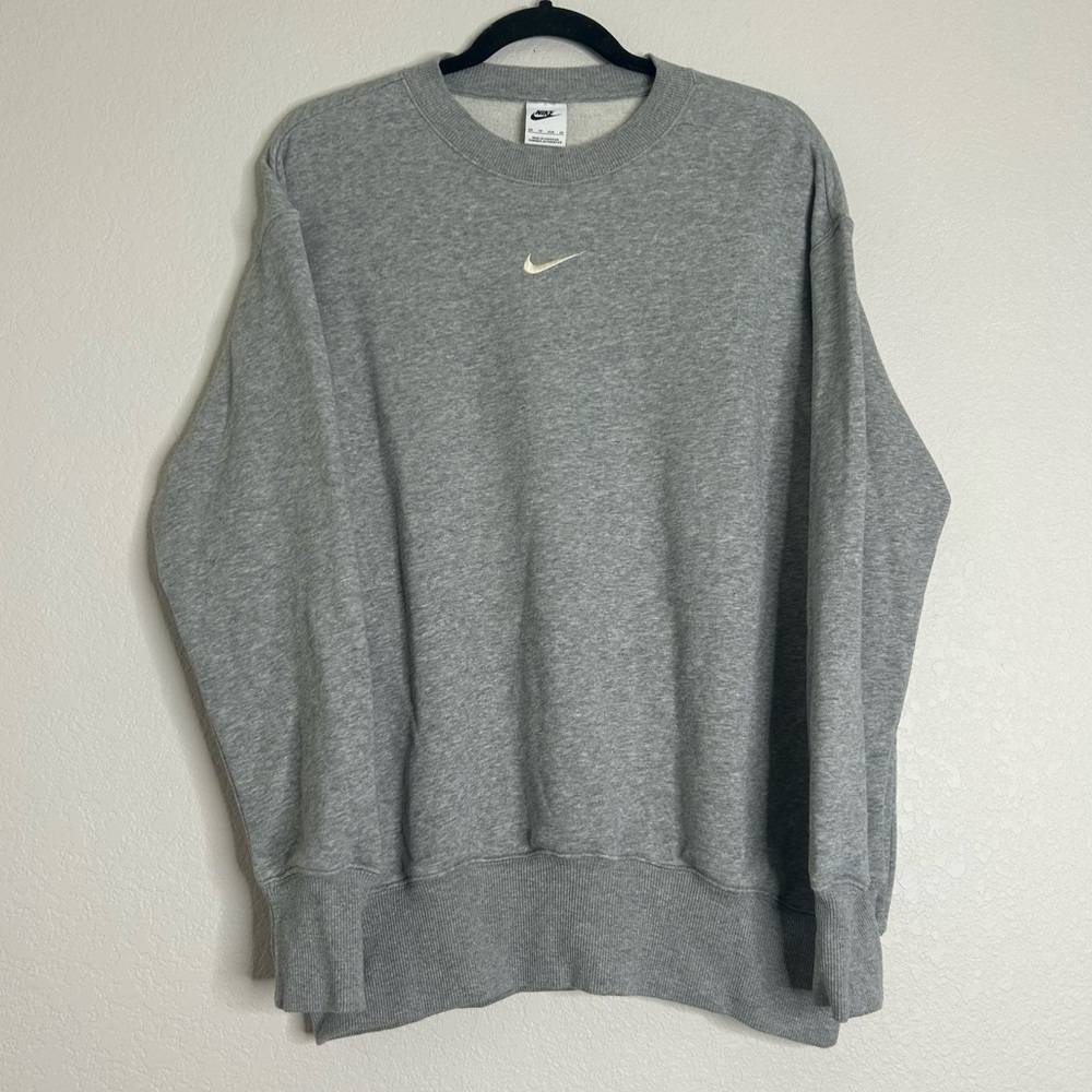 Nike heathered grey crewneck sweatshirt